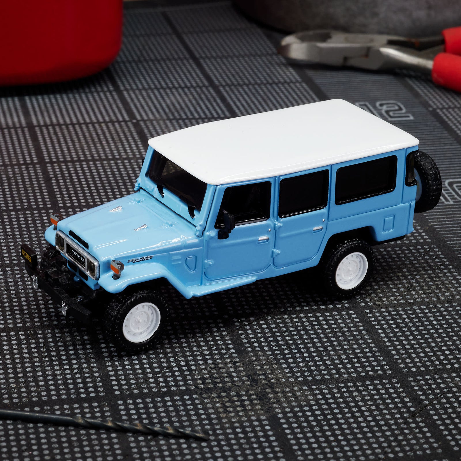 Hot Wheels Elite 64 Mod Shop 1982 Custom Toyota Land Cruiser FJ45 Troopy
