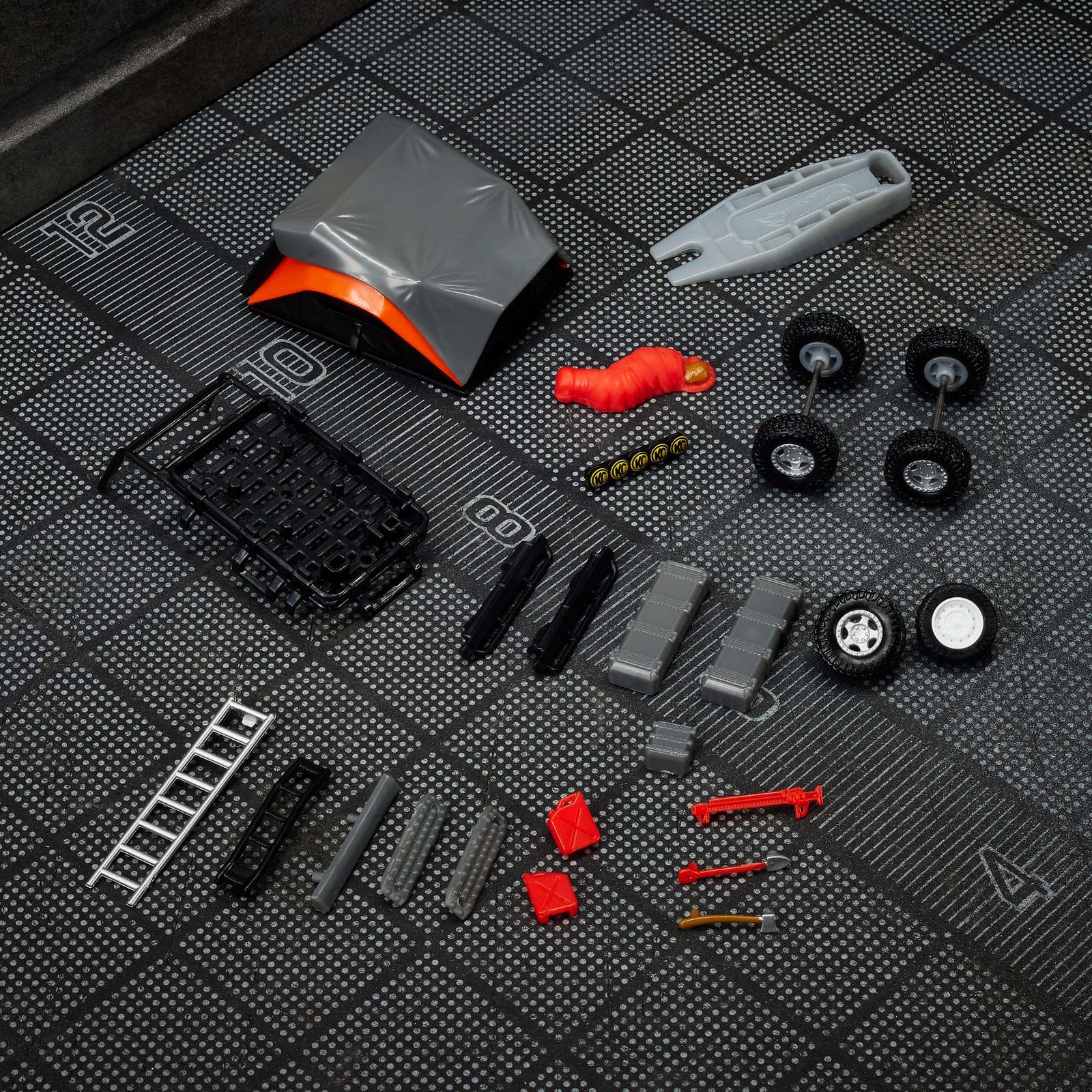 Hot Wheels Elite 64 Mod Shop 1982 Custom Toyota Land Cruiser FJ45 Troopy
