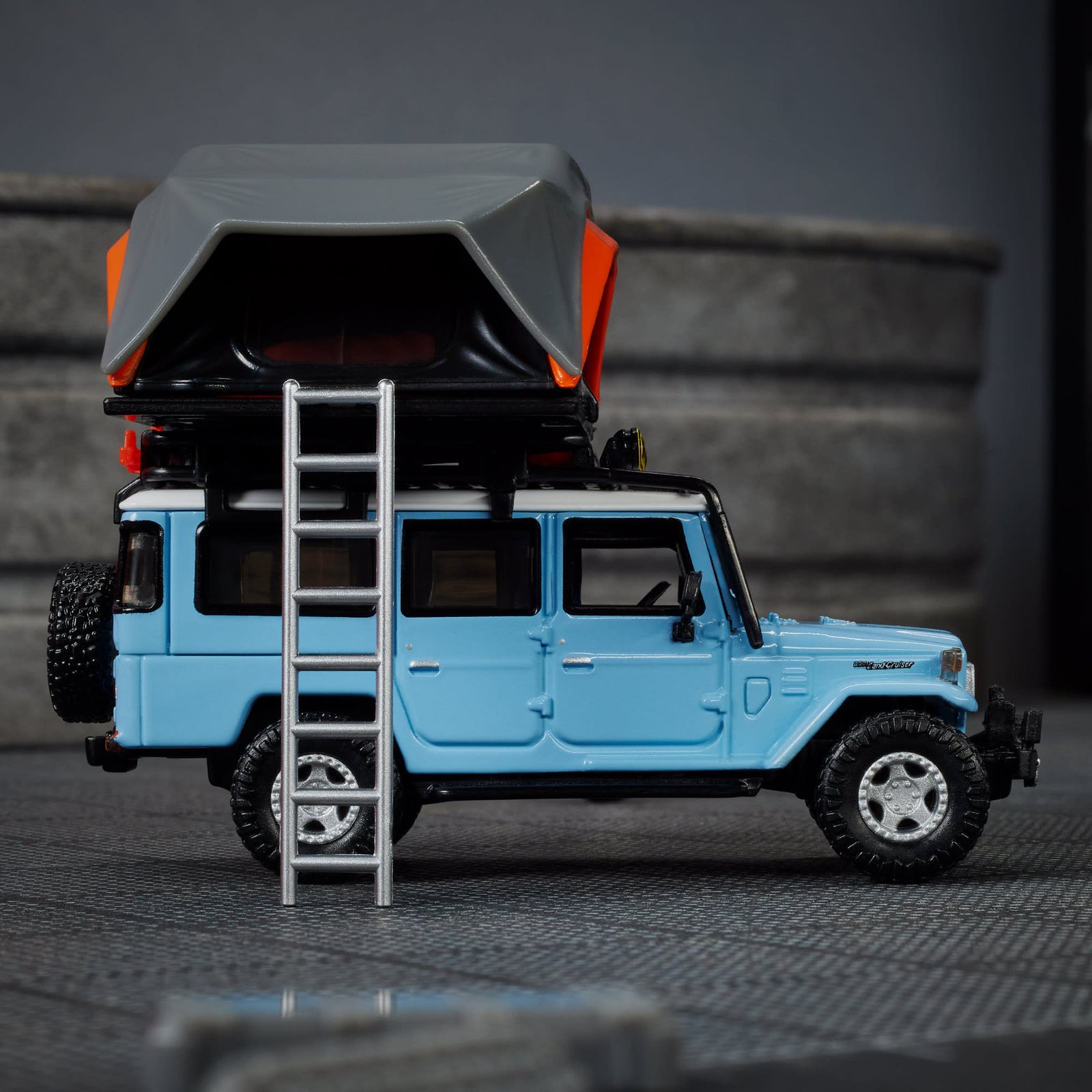 Hot Wheels Elite 64 Mod Shop 1982 Custom Toyota Land Cruiser FJ45 Troopy
